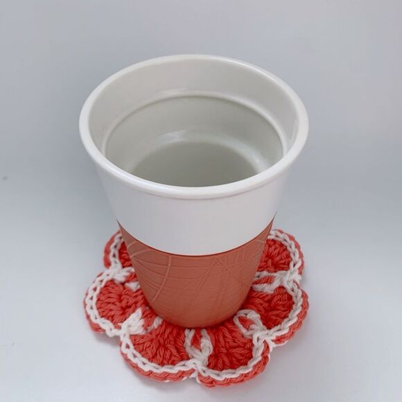 🌼Handmade Crochet Coaster Set - White and Brick Red - Picture 6 of 7